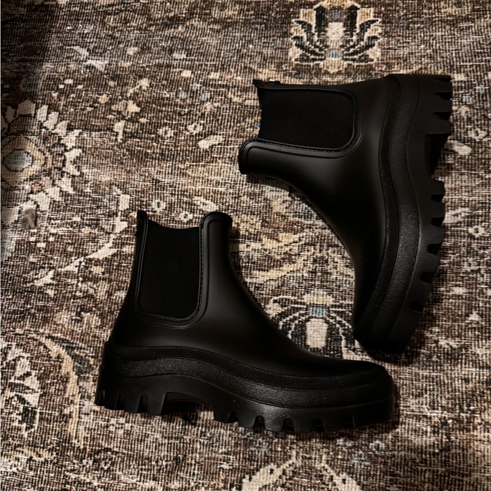 Black Chelsea Boots